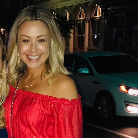 Meet your Posher, Kelli - Picture 1 of 1